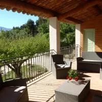 Le Mas des Eglantiers, hotel Propiac városában
