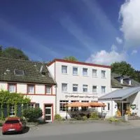 Hotel zur Post, hotelli kohteessa Deudesfeld