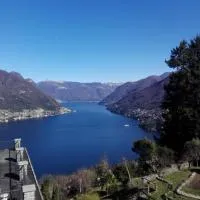 Sweet Home โรงแรมในFaggeto Lario 