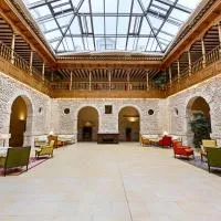 AZZ Peñafiel Las Claras Hotel & Spa – hotel w mieście Peñafiel