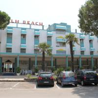 Hotel Palm Beach، فندق في ليدو دي يسولو