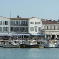 Les Colonnes, hotel v destinaci Saint-Martin-de-Ré