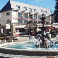 Viesnīca Bagnoles Hotel - Contact Hotel pilsētā Baņoldelorna