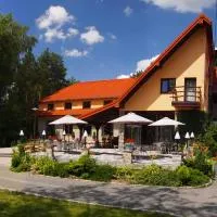 Zajazd Siodlo Hotel&Restauracja, hotel i Kobyla Góra