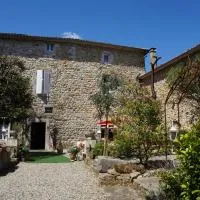 Le Manoir du Raveyron, hotel u gradu Valon Pon d'Ark