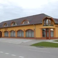 Eder, hotelli kohteessa Nesvady