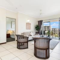 Huge CBD Top Floor Apartment with Breath Taking Views!, hotel in Darwin