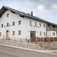 Gasthaus - Hotel FUCHS، فندق في ماوث