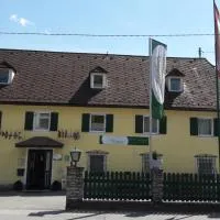 Frühstückspension Haus Ahamer, хотел в Ебензее