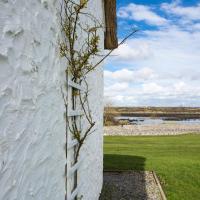 Dunguaire Thatched Cottages