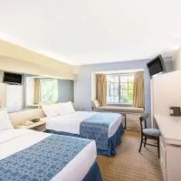 Microtel Inn & Suites by Wyndham、セネカ・フォールズのホテル