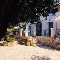 Villa Ampelaki "30 meters to beach", hotel i Paleokastritsa