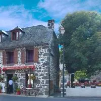 Hotel De La Poste, hotel din Saint-Martin-sous-Vigouroux