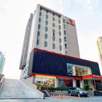 Red Planet Makati Amorsolo, отель в Маниле