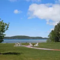 The Beach Inn Motel, hotel di Munising