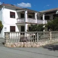 Ruža i Natalija, hotel i Karlobag