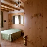 Agritur Scoiattolo, hotel in Coredo