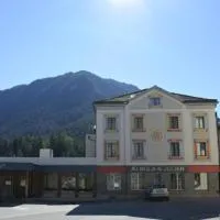 Hotel Albula & Julier, hótel í Tiefencastel