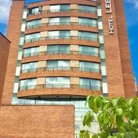 Leblon Suites Hotel Milla de Oro, hotel in Medellín