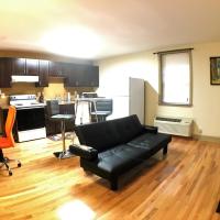 Mt Vernon Flat - Ground Level Furnished Apartment Near Downtown, hotel in Mount Vernon, Baltimore