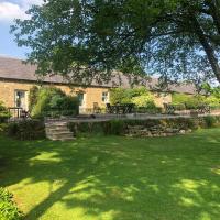 Stainsborough Hall Holiday Cottages, hotel in Wirksworth