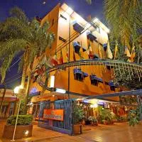 Costa Azul Hotel, хотел в Посадас