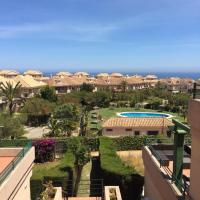 Bonito apartamento en Alcaidesa con piscina
