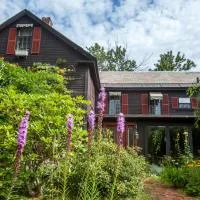 The Tartan Fox at the Meadmere, hotel en Swanzey