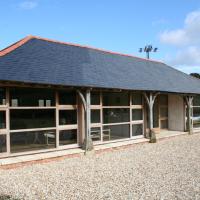 Dines Barn, hotel in Andover