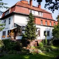 Villa Navigator, khách sạn ở Nysa