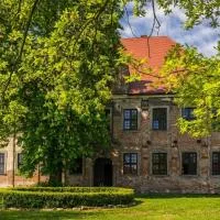 Ścibórz में, होटल Gospodarstwo Agroturystyczne Pałac Heymanna - Oficyna