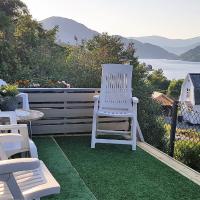 Berge & Laila's Private Apartment, ξενοδοχείο κοντά στο Αεροδρόμιο Forde, Bringeland - FDE, Forde