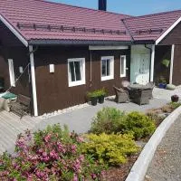 Private Loft Studio with Terrace & Private Entrance, hotell i Eide