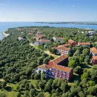 Lanterna Resort, hotel en Tar