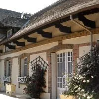 Maison Lalongère، فندق في Longueville