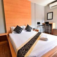 Love Box Resort, hotel in Samut Prakan
