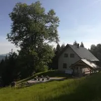 Chata Wostry, hotell i Bílá