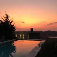 Aigaion House, hotel u gradu Otziás