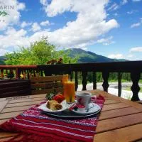 Hotel Rozmarin โรงแรมในเปรดัล