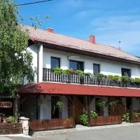 Studio Apartments Plitvice Lacus، فندق في كورينيتسا