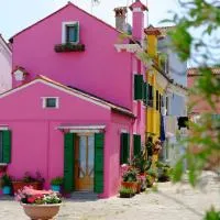 Night Galleria holiday home - bed & art -sea view, hotel din Burano