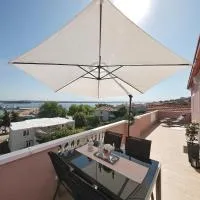 Apartments Floras, hotel v destinaci Tkon