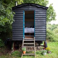 Beautiful, Secluded Shepherd's Hut in the National Park, hotel in Rake