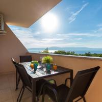 Lavish Apartment in Omi alj with Rooftop Terrace, hotel i nærheden af Rijeka Lufthavn - RJK, Omišalj