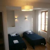 Les Dimathal, hotell sihtkohas Mens
