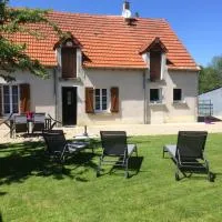 GITE DE FRANCE "A l'essentiel", hotel a Sidiailles
