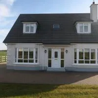 THISTLEDOWN - Sister property to Inglewood - Sleeps 8 - Ballina - Crossmolina Co Mayo, hotel sa Ballina