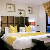 Oak Plaza Suites, хотел в Кумаси