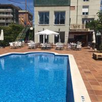 Hotel Sant Jordi, hotel u gradu 'Segur de Calafell'