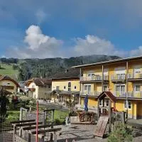 Hotel Garni Zerza, Hotel in Tröpolach